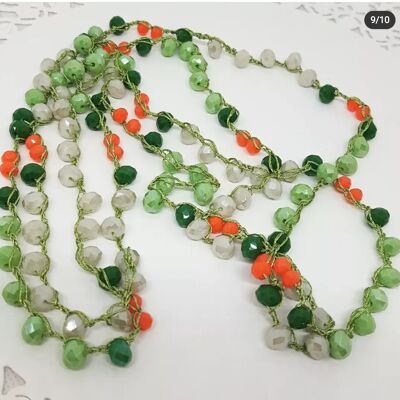 Collana con cristalli colorati fatta a mano in Italia