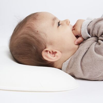 Oreiller pour bébé écologique Honigbär® contre la tête plate et la déformation de la tête (blanc)