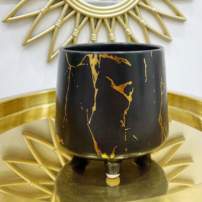 Vaso per piante nero con dettagli in marmo dorato
