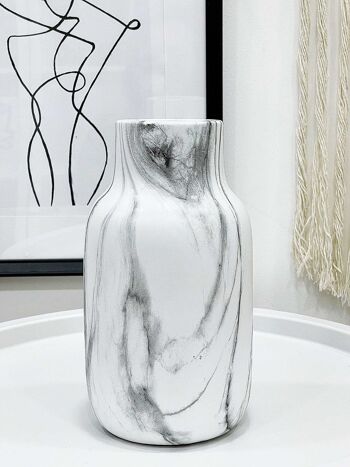 Vase design tourbillonnant de 23 cm 1