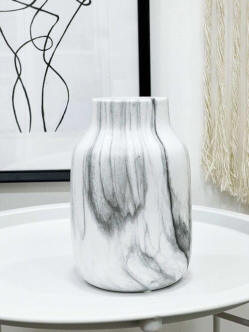 18.5cm Swirly Design Curved Vase