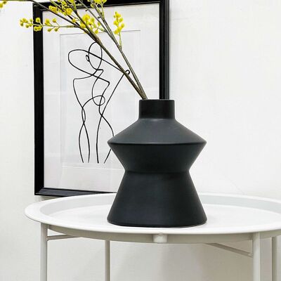 Schwarze Vase