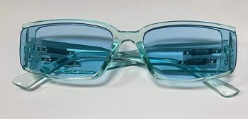 Lunettes de soleil à monture et verres verts 2