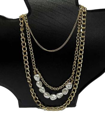 Chaîne superposée et collier de perles
