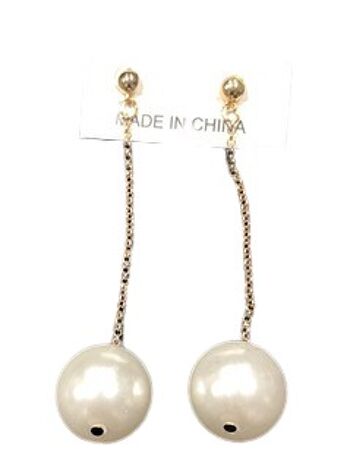 Boucles d'oreilles pendantes avec chaîne en or et boule de perles