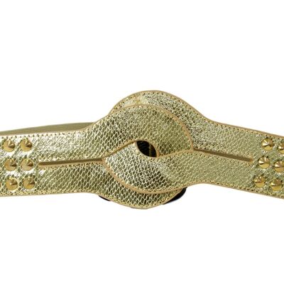 Cinturón con tachuelas doradas y diseño de piel de serpiente