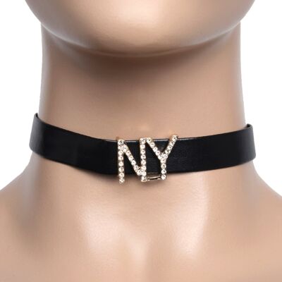 Schwarzer Choker aus Kunstleder mit diamantierten NY-Buchstaben