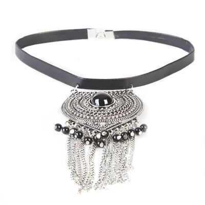 PU-Halsband mit aztekischem Metallanhänger und Perle