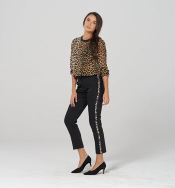 Pantalon slim longueur cheville noir à rayures léopard 1