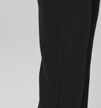 Pantalon classique à la cheville en noir avec des plis 3