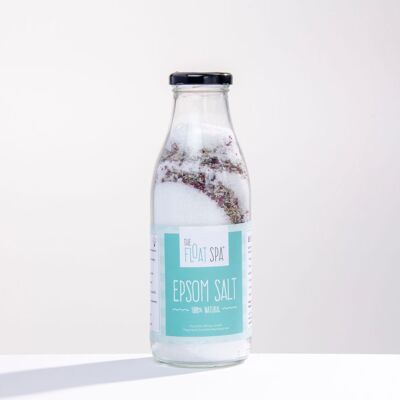 Botella de sal de Epsom con flores secas y aceites esenciales - lavanda