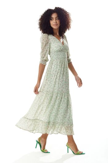 Robe longue en mousseline à fleurs Liquorish en vert menthe 9