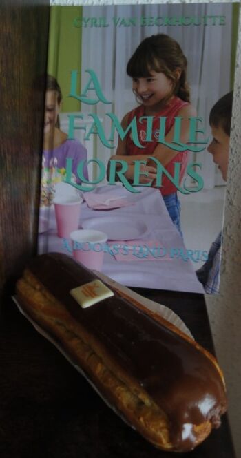 The Lorens Family: At Books' Land Paris - Hardcover 1