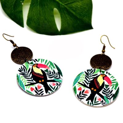 Tropical green bronze round earrings with exotic toucan bird motifs