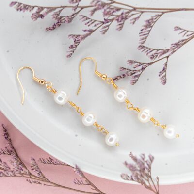 Boucles d'oreilles de mariée Ava OR avec de véritables perles d'eau douce baroques