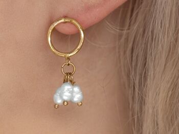 Boucles d'oreilles rondes NAIRA triple perle d'eau douce 2