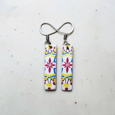 Aretes de barra con azulejos de flores portuguesas