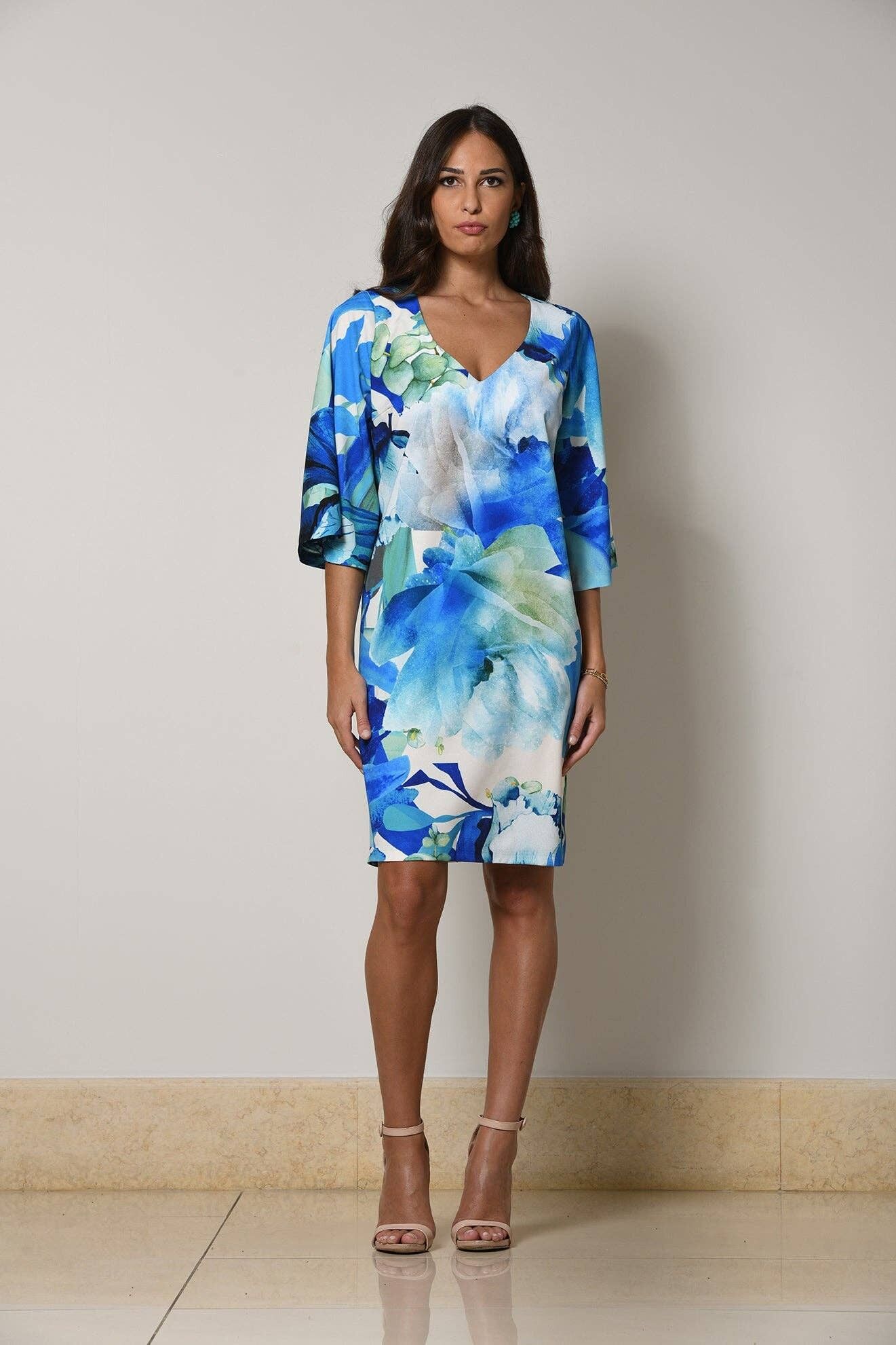 Vestito scollo V manica 3/4 ampia