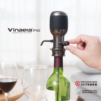 Il primo aeratore/dispenser elettrico per vino "regolabile" al mondo, decanter elettronico per vino, grigio/nero, decanter da 0-180 minuti, decanter per vino che fa risparmiare tempo, erogazione one-touch, niente più gocciolamenti di vino.