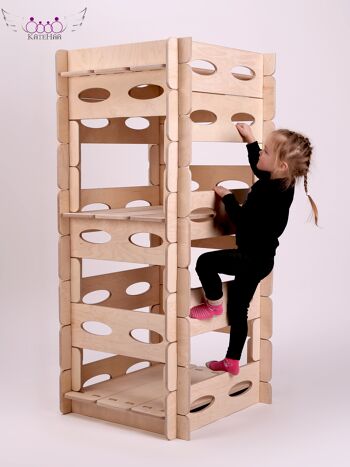 Construire et jouer à la maison de jeu en bois Montessori 3