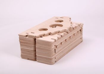 Construire et jouer à la maison de jeu en bois Montessori 5