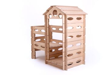 Construire et jouer à la maison de jeu en bois Montessori 1