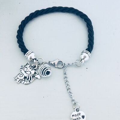 Bracelet noir avec pendentif chat, bijou, bijoux, bracelets, bracelet femme, bracelet noir, bracelet chat, bijou chat, cadeau de noel, chat (SKU: PR-046)