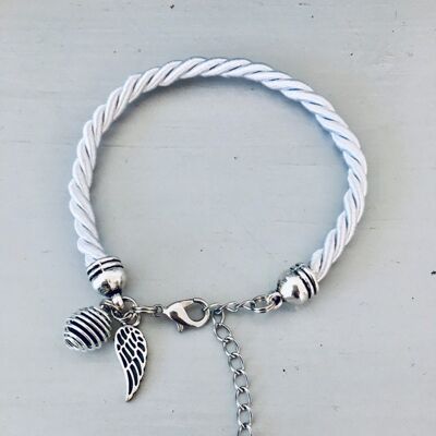 Bracelet femme gris avec pendentif aile d'ange et perle à parfumer, cadeau de noel, bracelet porte bonheur, bijou aile d'ange, idée cadeau (SKU: PR-054)