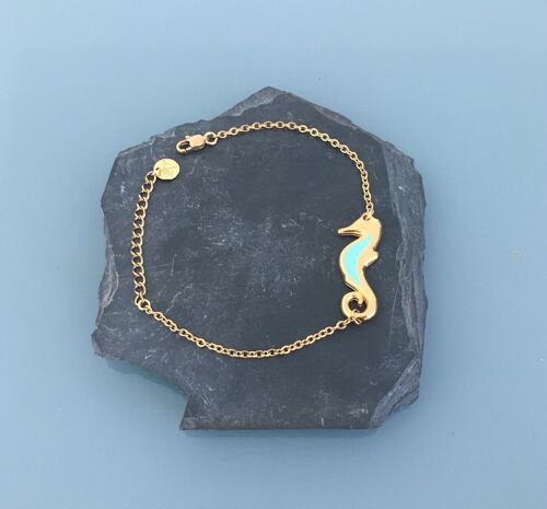 Bracelet femme gourmette hippocampe en acier inoxydable doré, bracelet femme, idée cadeau, bijoux cadeaux, bijou hippocampe, bracelet doré (SKU: PR-150)