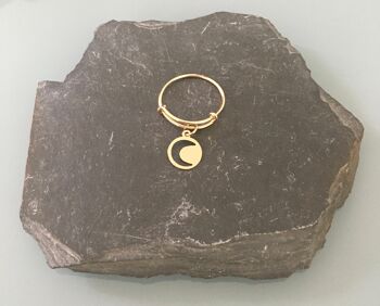 Bague lune plaquée or 24k avec pendentif lune, bague dorée, bague céleste,  bague femme dorée, idée cadeau femme, bague lune, bijou lune (SKU: PR-184) 3