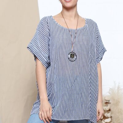 White stripe pattern top with necklace