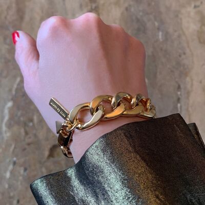 Gold chunky chain bracelet