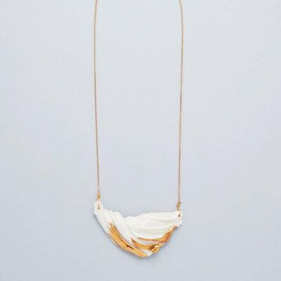 Long necklace Begonia White