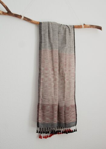 Longue écharpe d'été tissée main en coton bio à pompons - Lake Grey 2