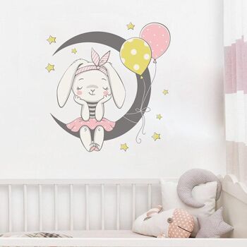 Sticker mural chambre fille Lapin assis sur la lune 3