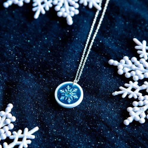 Let it glow - small blue pendant