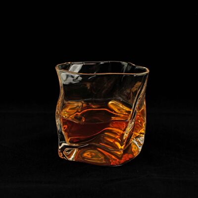 Whiskey glass Storm | Spiral shaped