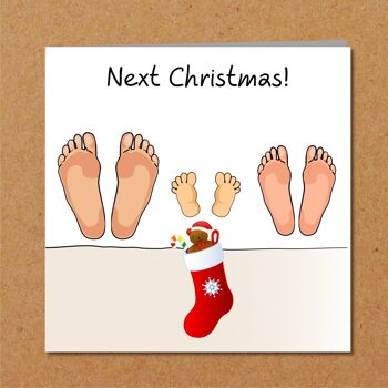 Carte de Noël du nouveau bébé - Trois ensembles de pieds dans le lit 2