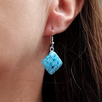 Boucles d'oreilles en verre de Murano authentique et artisanal fait main Boucles carré MURRINE ou millefiori bleu turquoise 3