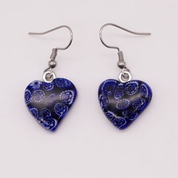 Boucles d'oreilles COEUR en verre de Murano authentique et artisanal fait main Boucles en MURRINE ou millefiori bleu nuit 1