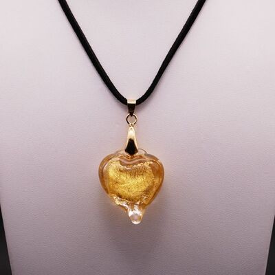 Collier COEUR en verre de Murano a la feuille d'or véritable fait main monté sur cordon