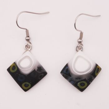 Boucles d'oreilles en verre de Murano authentique et artisanal Boucles carré MURRINE mat noir et rond blanc 1