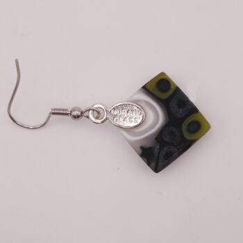 Boucles d'oreilles en verre de Murano authentique et artisanal Boucles carré MURRINE mat noir et rond blanc 2