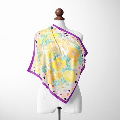 Foulard en soie à fleurs orientales