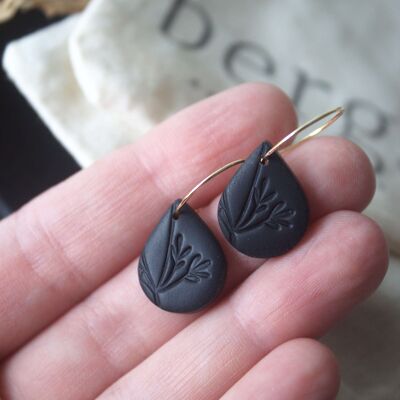 Teardrop earrings - textured black