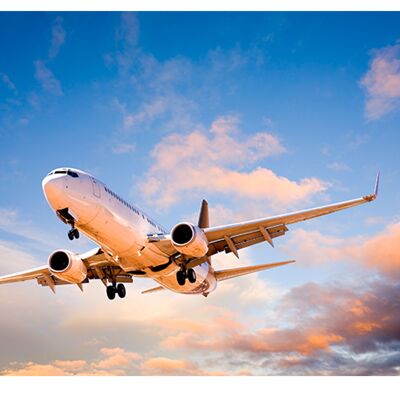 Avión en el Cielo Cubierta de Vinilo Laminado Autoadhesivo para Escritorio y Mesas