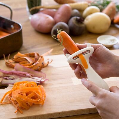 CatPeeler Vegetable Peeler White