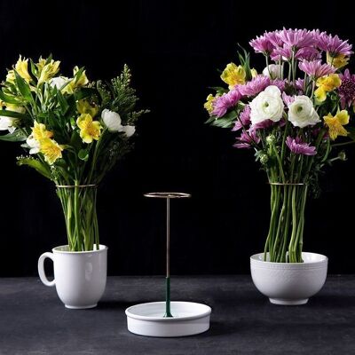 Invisivase minimalist vase