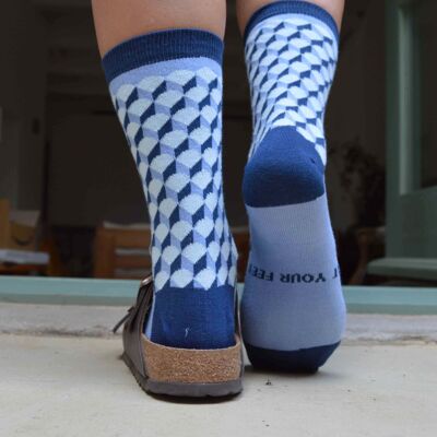 BARCELONA AT YOUR FEET SOCKS : WAVES