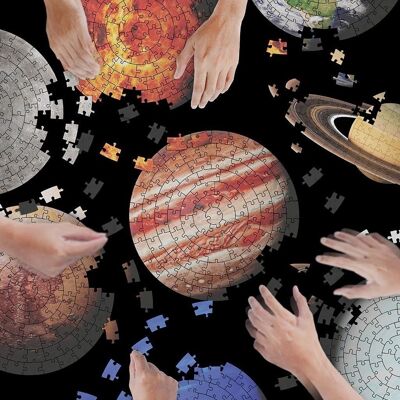 Puzzle planets with 744 pieces